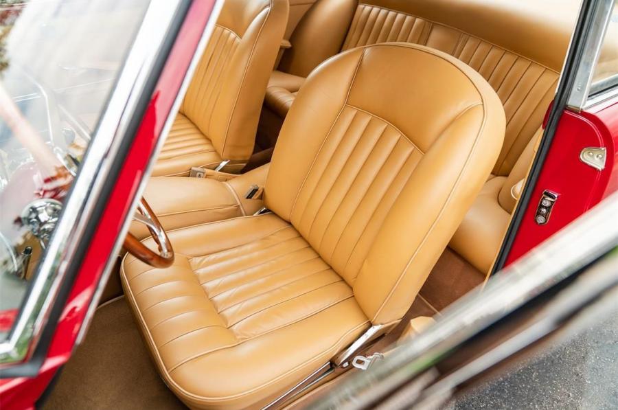 Интерьер Ferrari 250 GT 2+2 Coupe (Series II) 1962 года  (фото 18 из 62)